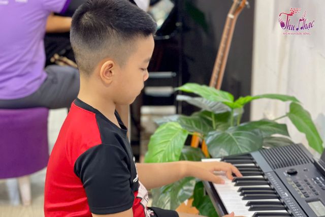 Học đàn organ cho bé từ 6 tuổi