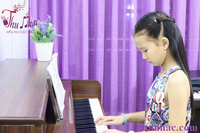 (Học piano cơ bản cho bé tại TP.HCM)