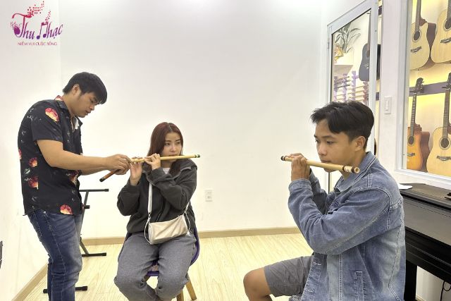 Lớp học sáo trúc nâng cao 1 kèm 2