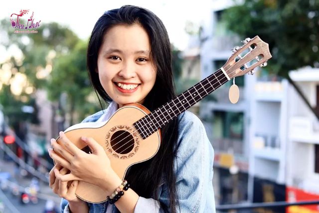 Học đàn ukulele online cơ bản