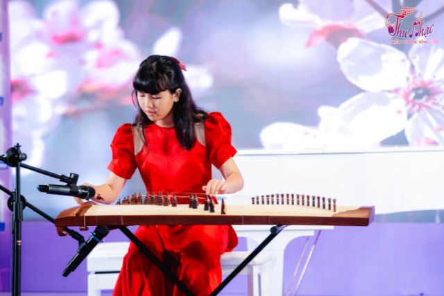 Lớp học đàn tranh cơ bản tại quận 6