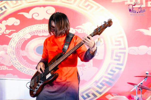 Khóa học guitar điện tại quận Bình Tân của Thu Nhạc