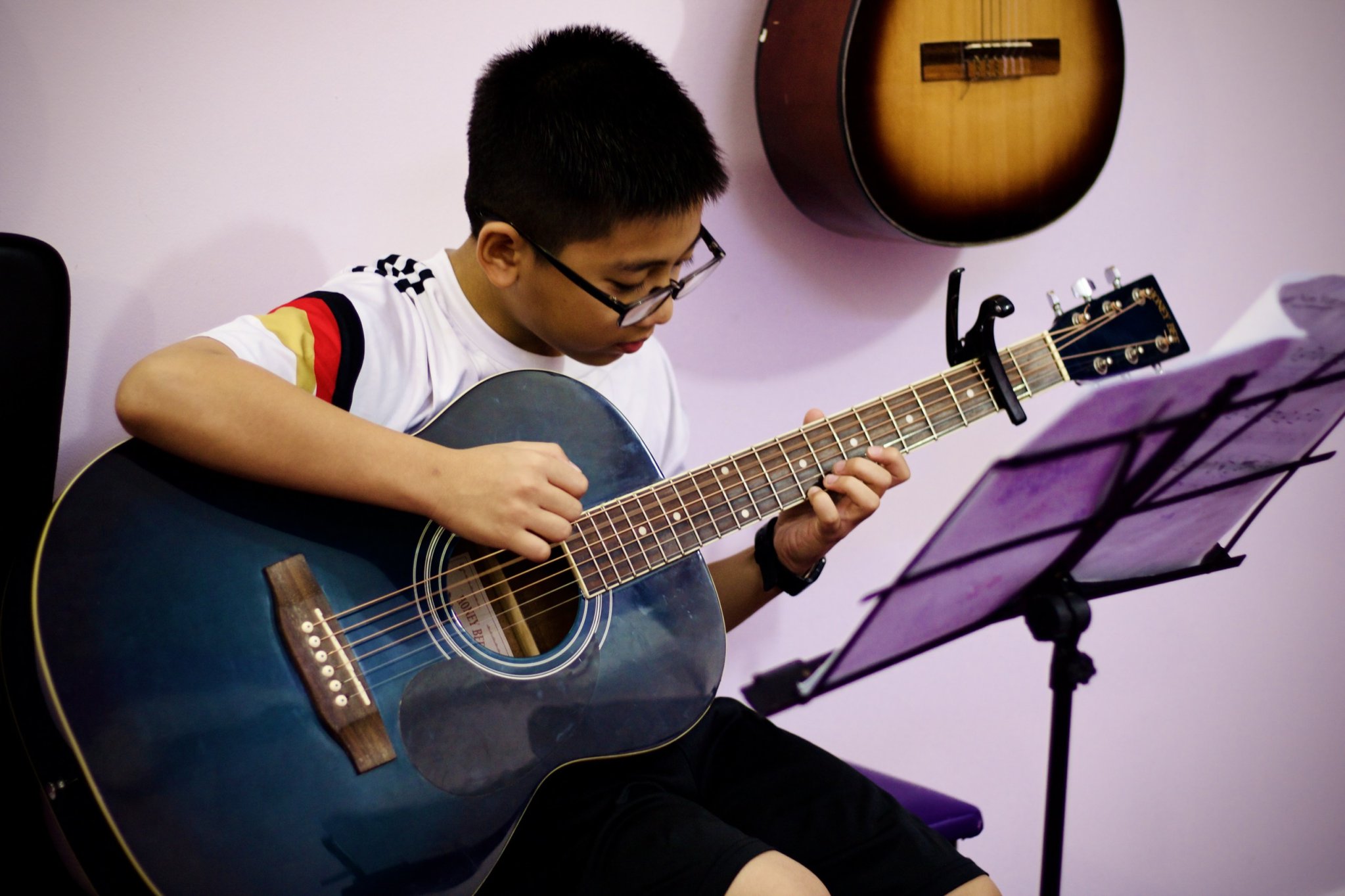 Giá khóa học guitar online bao nhiêu