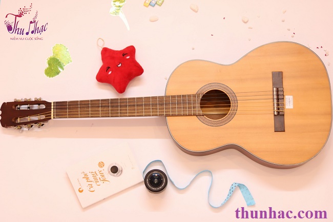 (Mẫu guitar classic tại Thu Nhạc Tp.HCM )
