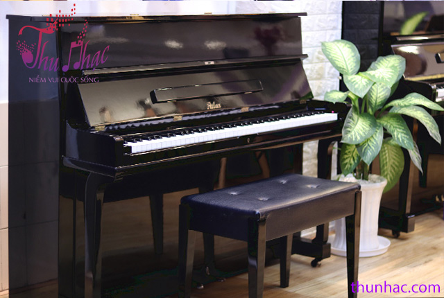 (Piano cơ cũ hiệu Atlas tại Thu Nhạc TP.HCM)