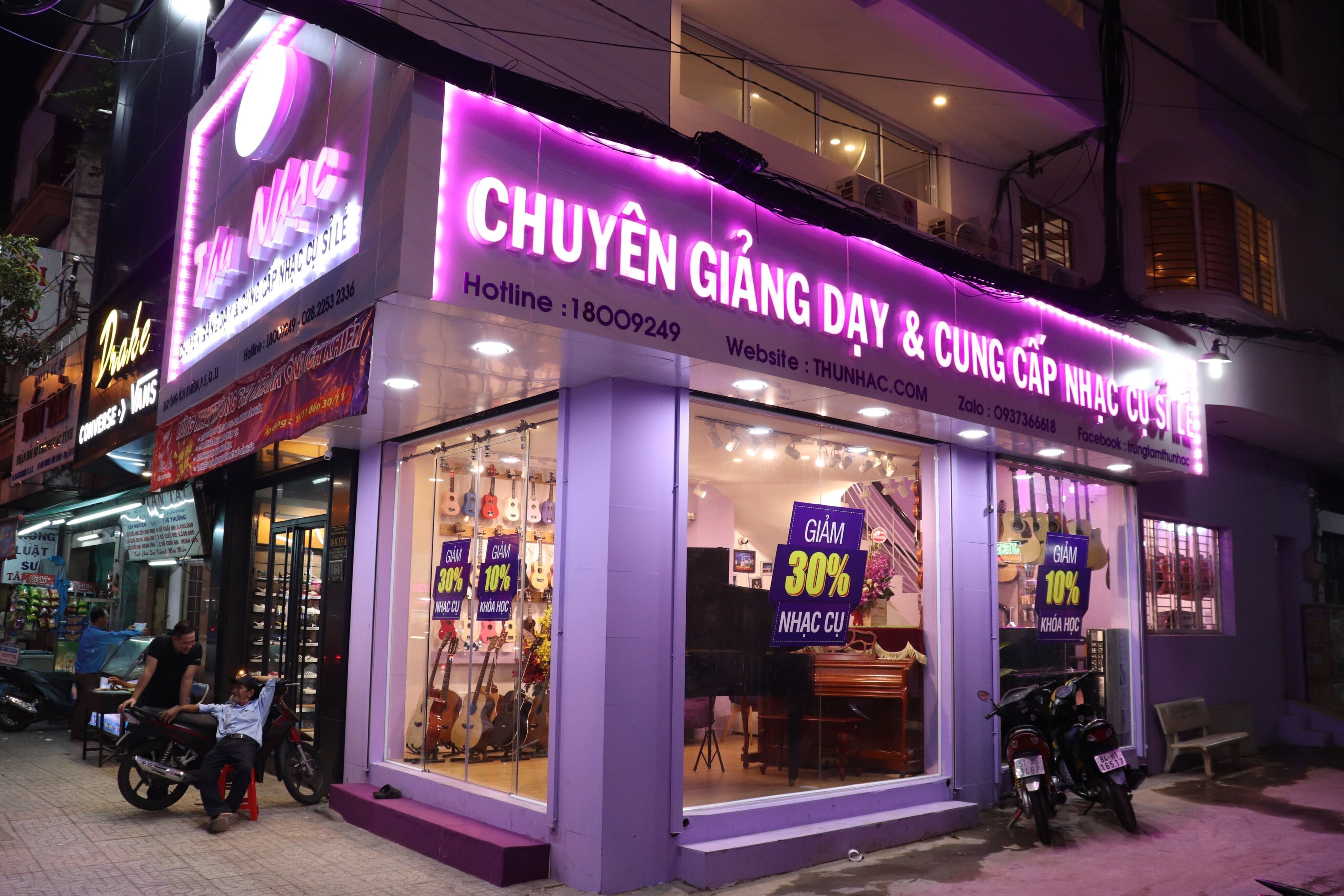 Nhượng quyền kinh doanh nhạc cụ và dạy học