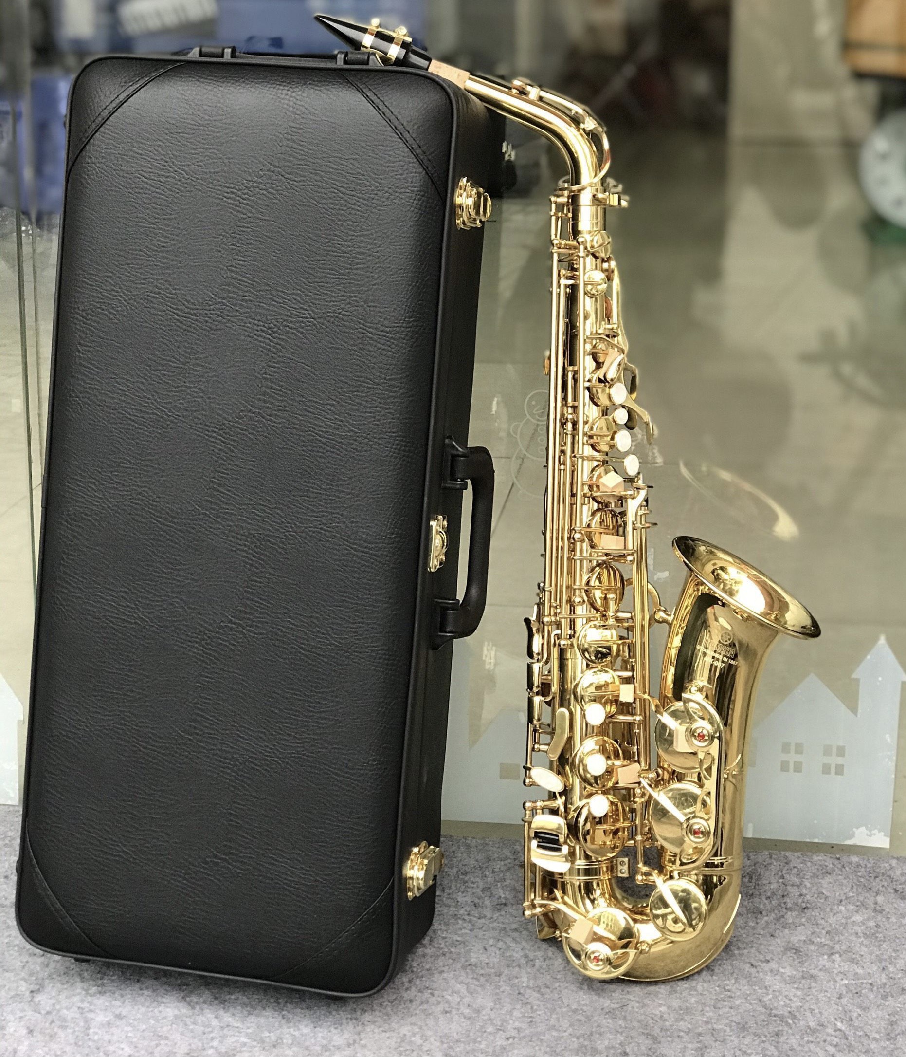 Giá bán kèn saxophone quận 11 bao tiền?