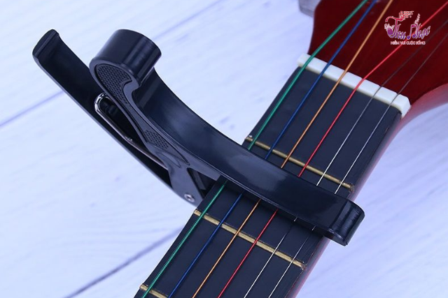 Thay phím đàn guitar mới tại Bình Tân giá tốt