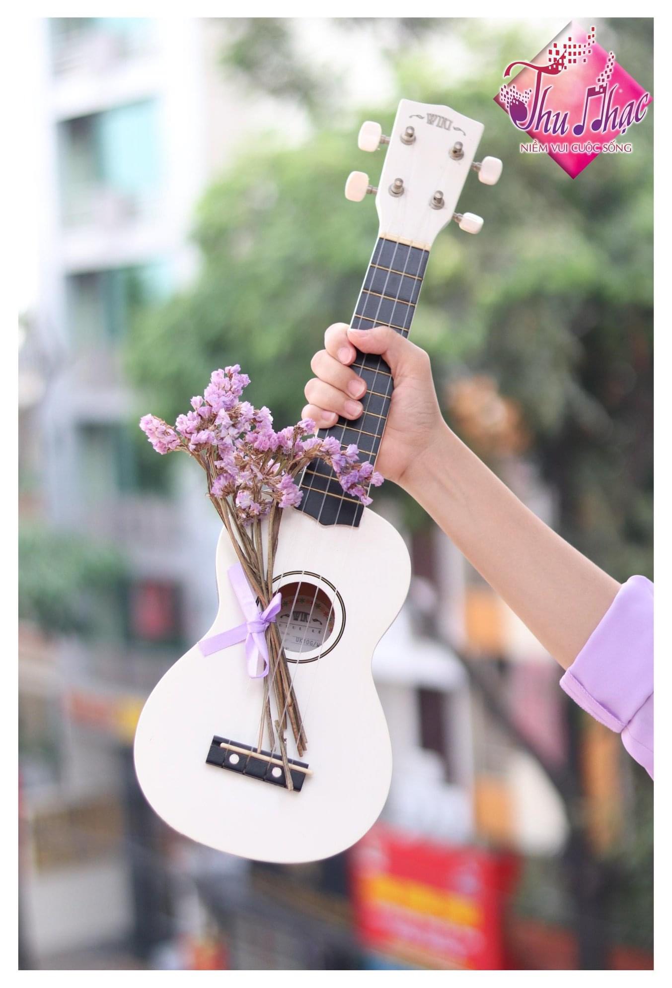 Mua đàn ukulele soprano màu trắng