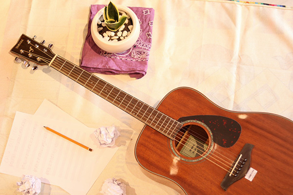 Sơ lược về đàn guitar cho người mới học Tphcm