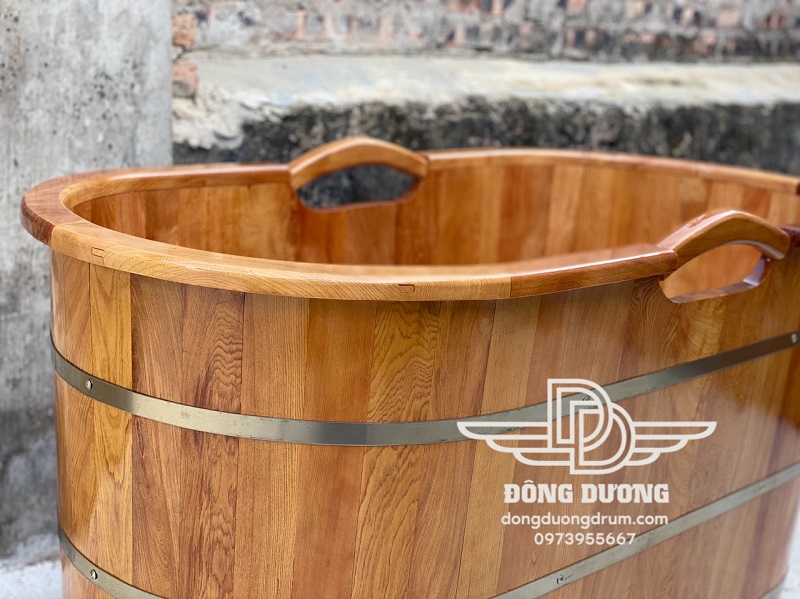 bồn tắm gỗ pomu bo viền tay nắm
