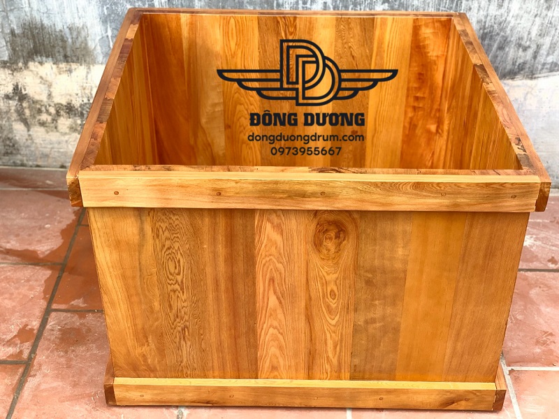 bồn tắm gỗ hình vuông góc