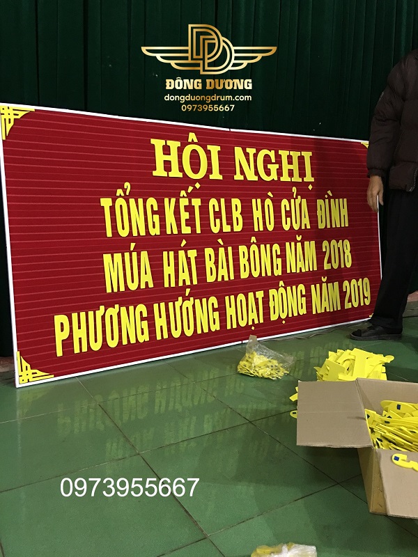 chữ xốp dán bảng nỉ đỏ hội nghị