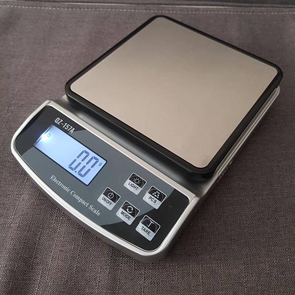 cân điện tử mini qz-157A sạc điện độ chính xác cao tbe shop