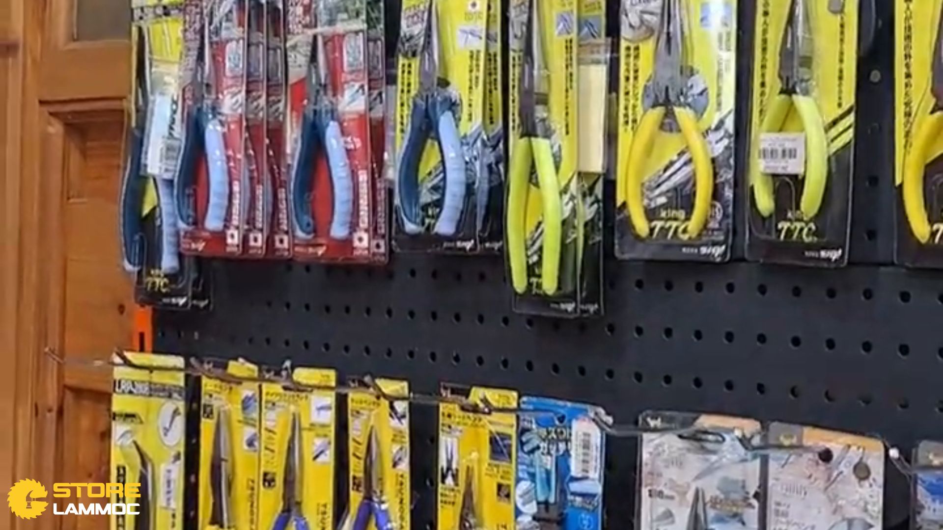 Các sản phẩm Fujiya trưng bày