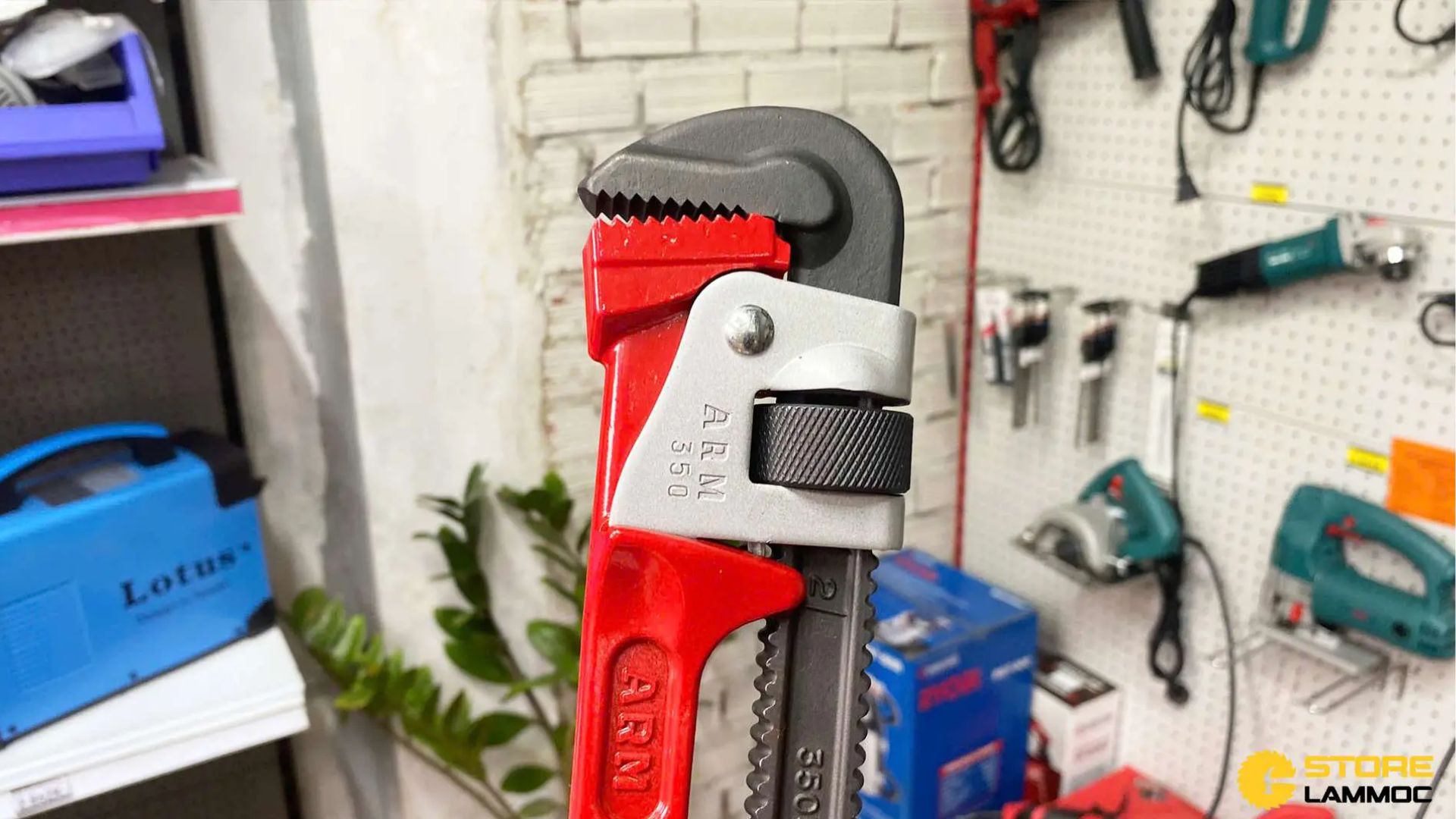 Cấu Trúc Bền Bỉ, Chất Liệu Cao Cấp của mỏ lết ARM