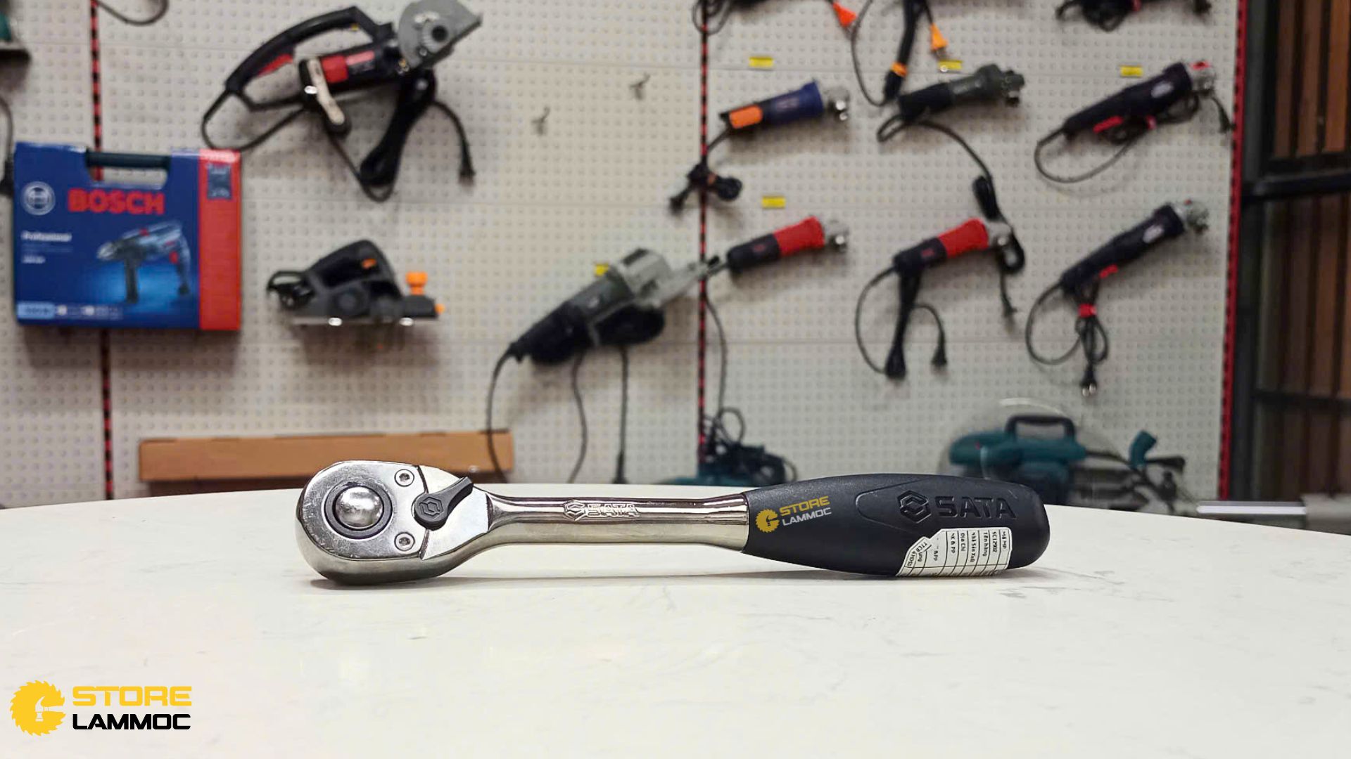 Cờ lê bánh cóc có chốt khóa Sata 12902 - 1