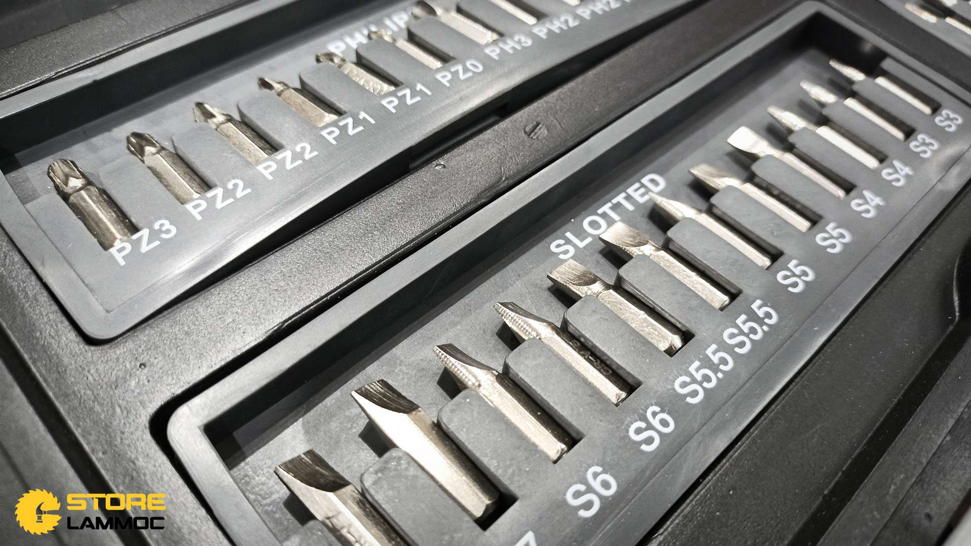 Combo 77 món và máy khoan tường Kyocera PD-750K