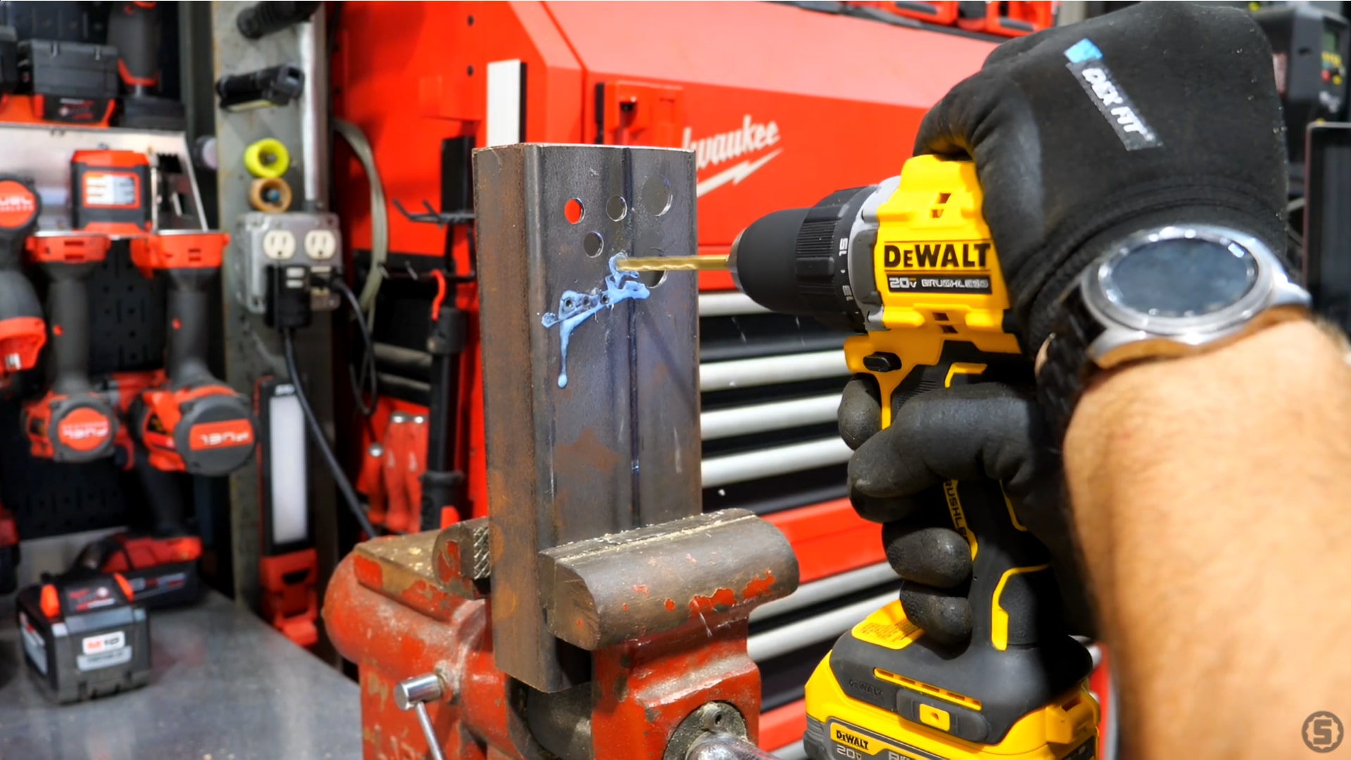 Đánh giá chi tiết máy khoan pin DeWalt DCD794 ATOMIC 20V