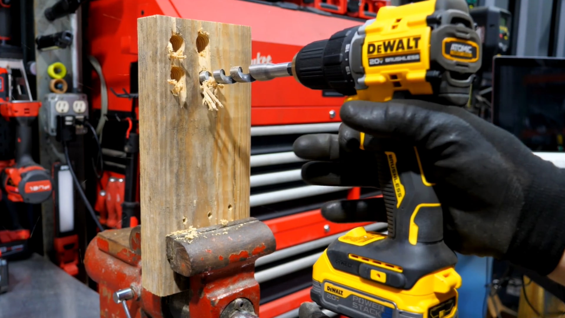 Đánh giá chi tiết máy khoan pin DeWalt DCD794 ATOMIC 20V