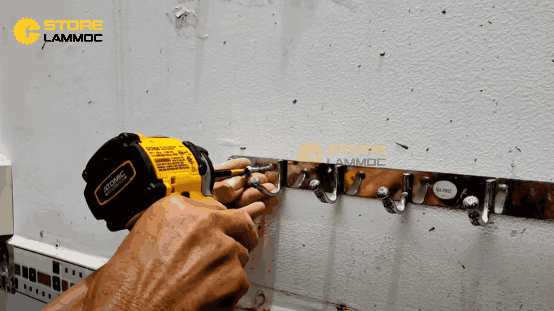 Đánh giá Sức Bám của Vít Không Tắc Kê Unika So Với Tắc Kê Nhựa