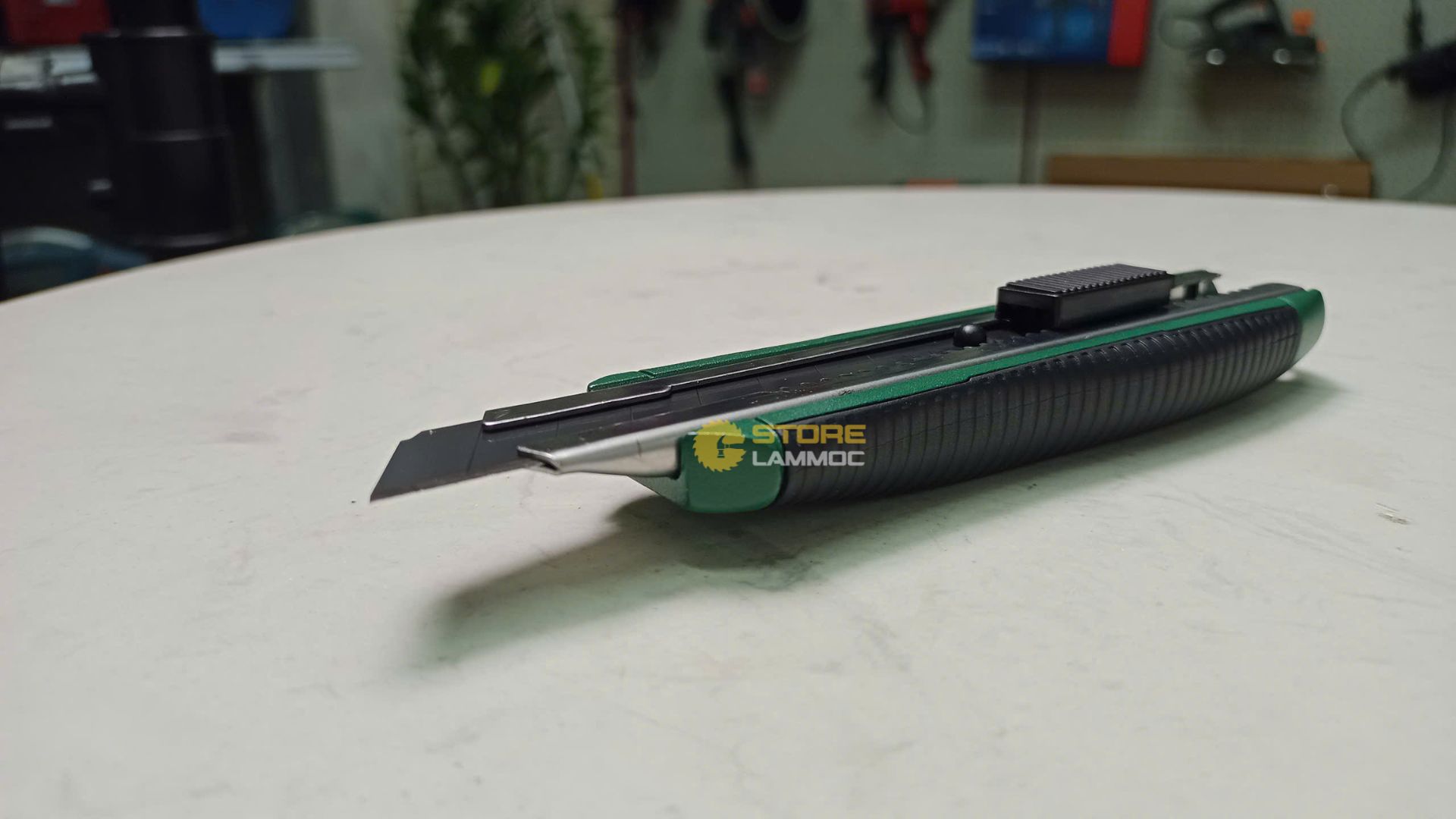 Dao rọc giấy có nút khóa lưỡi dao 18x100mm Sata 93612 - 3