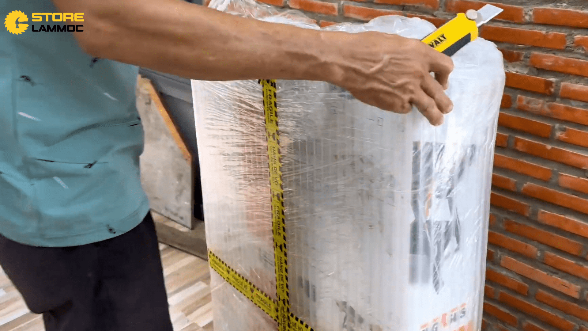 Đóng gói bàn Worx WX051 chắc chắn