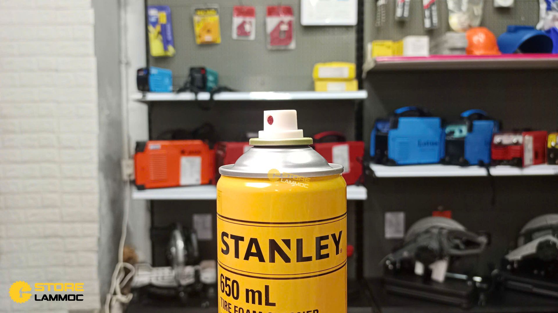Dung dịch vệ sinh bảo dưỡng và làm mới lốp xe 650ml Stanley SXAUTF-041
