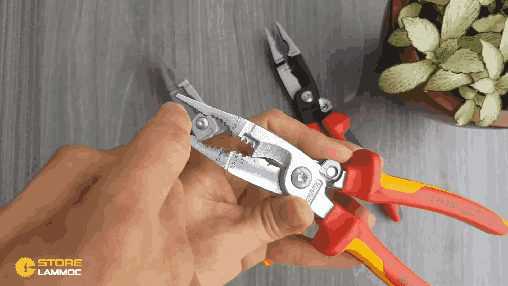 Khám Phá Kìm Đa Năng Knipex: Tính Năng Và Ứng Dụng
