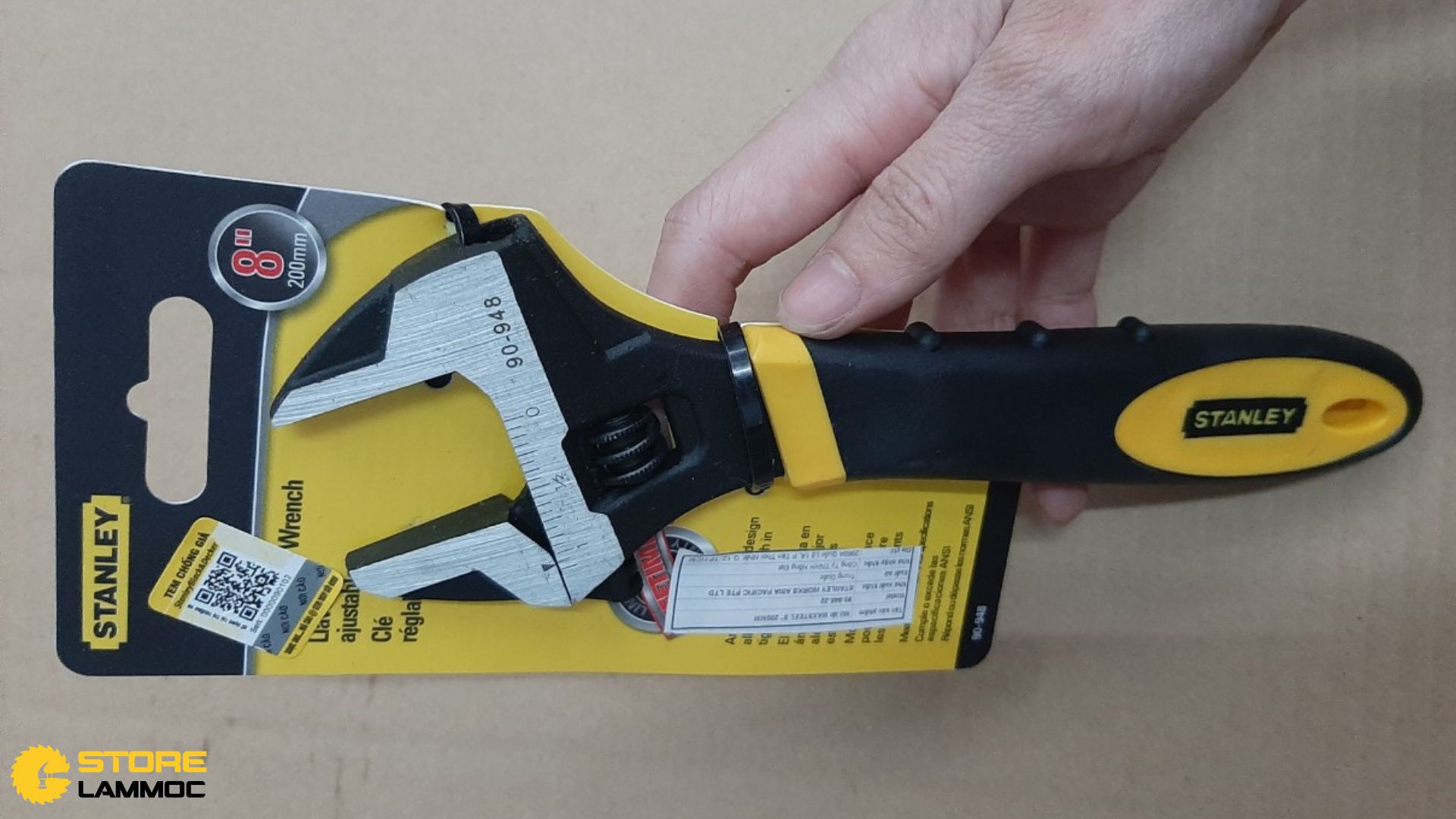 Giá Thành và Chất Lượng So Với Stanley