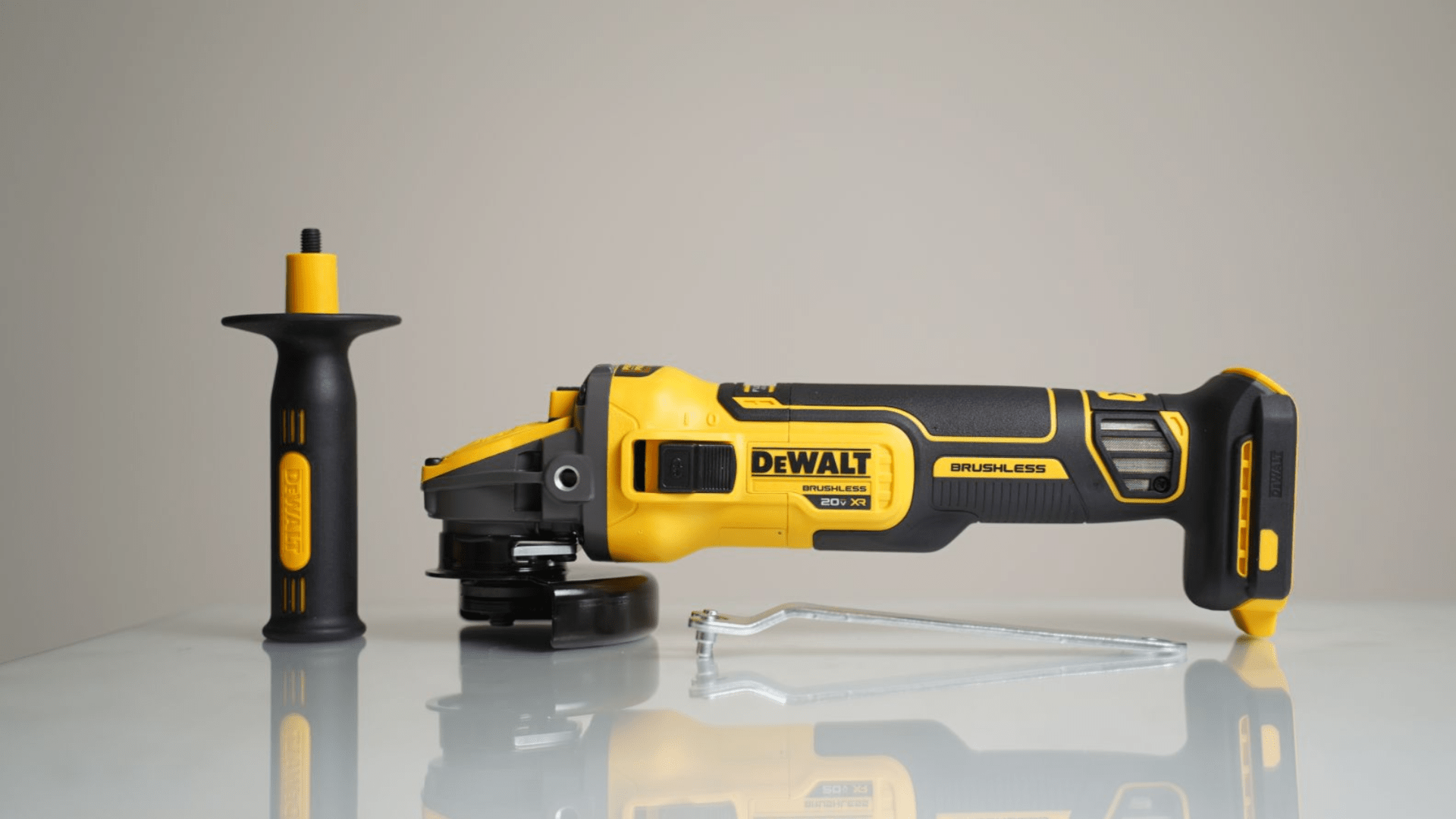 Giới Thiệu Về Máy Mài Góc Pin DCG409