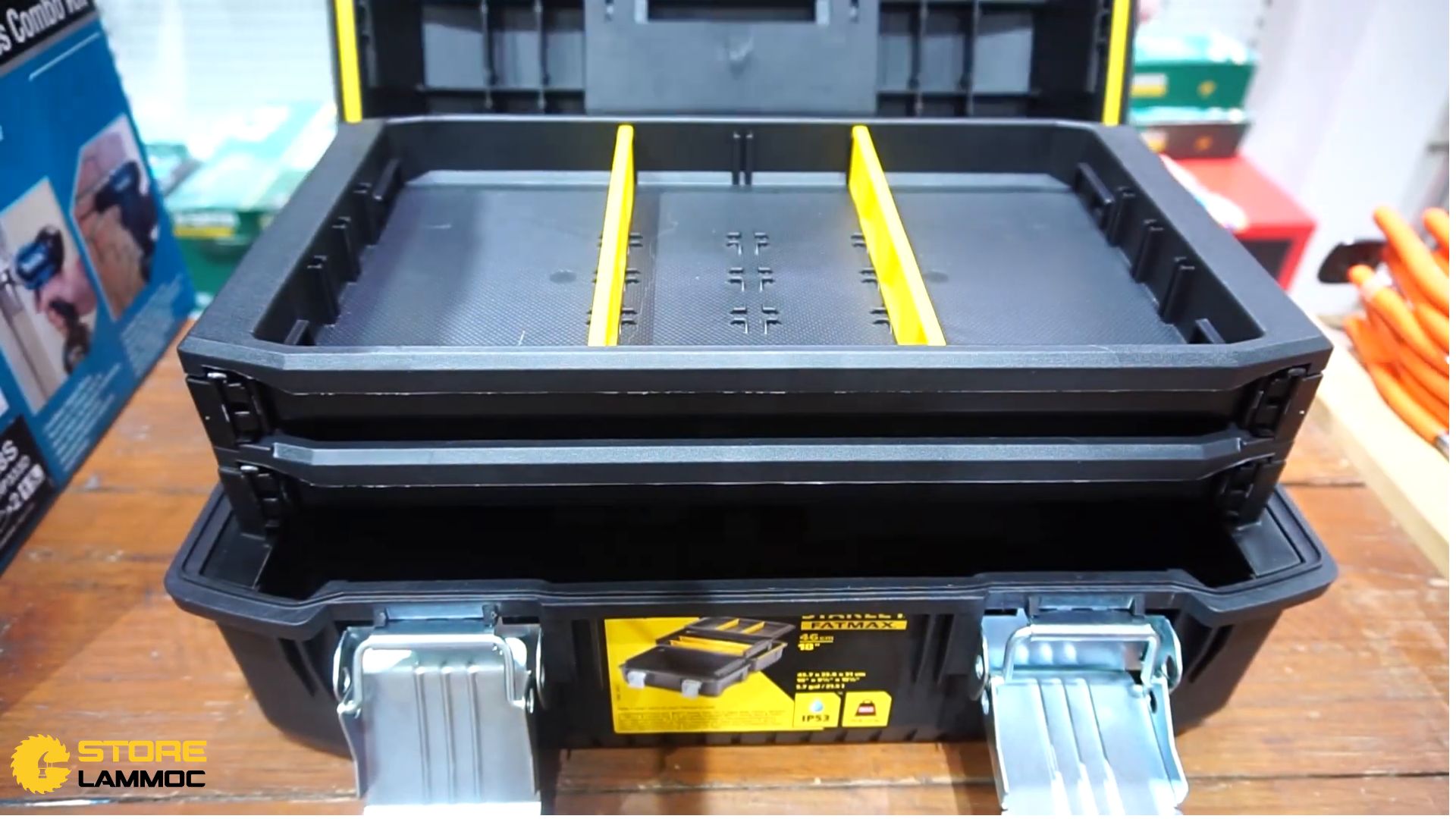 Hai khóa đóng mở dễ dàng