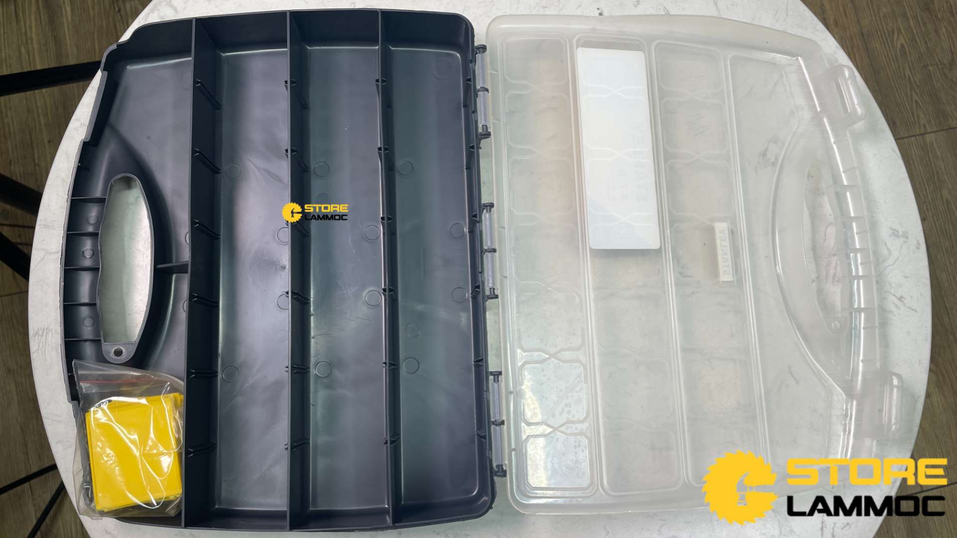 Hộp nhựa 21 ngăn đựng linh kiện 320x265x50mm Stanley STST73822-8