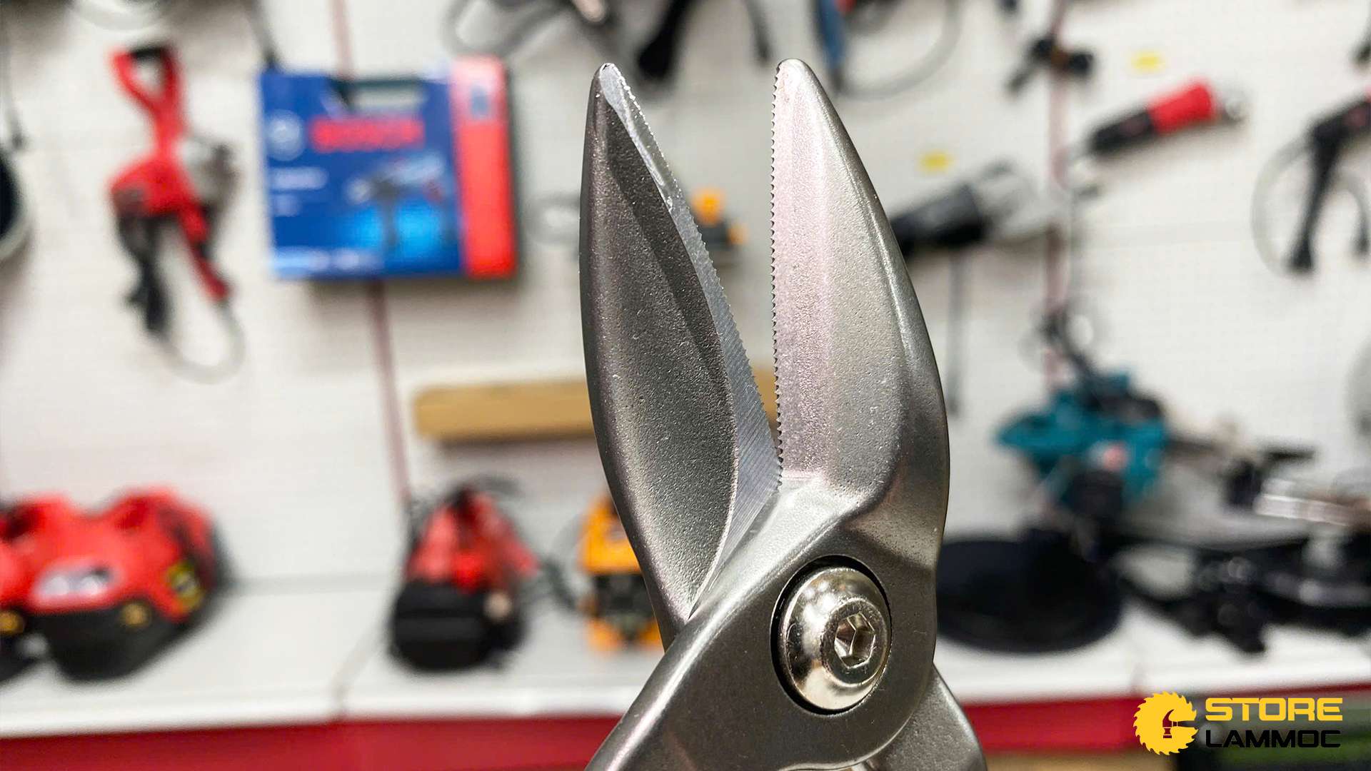 Kéo cắt tôn mũi cong phải 250mm Sata 93102A