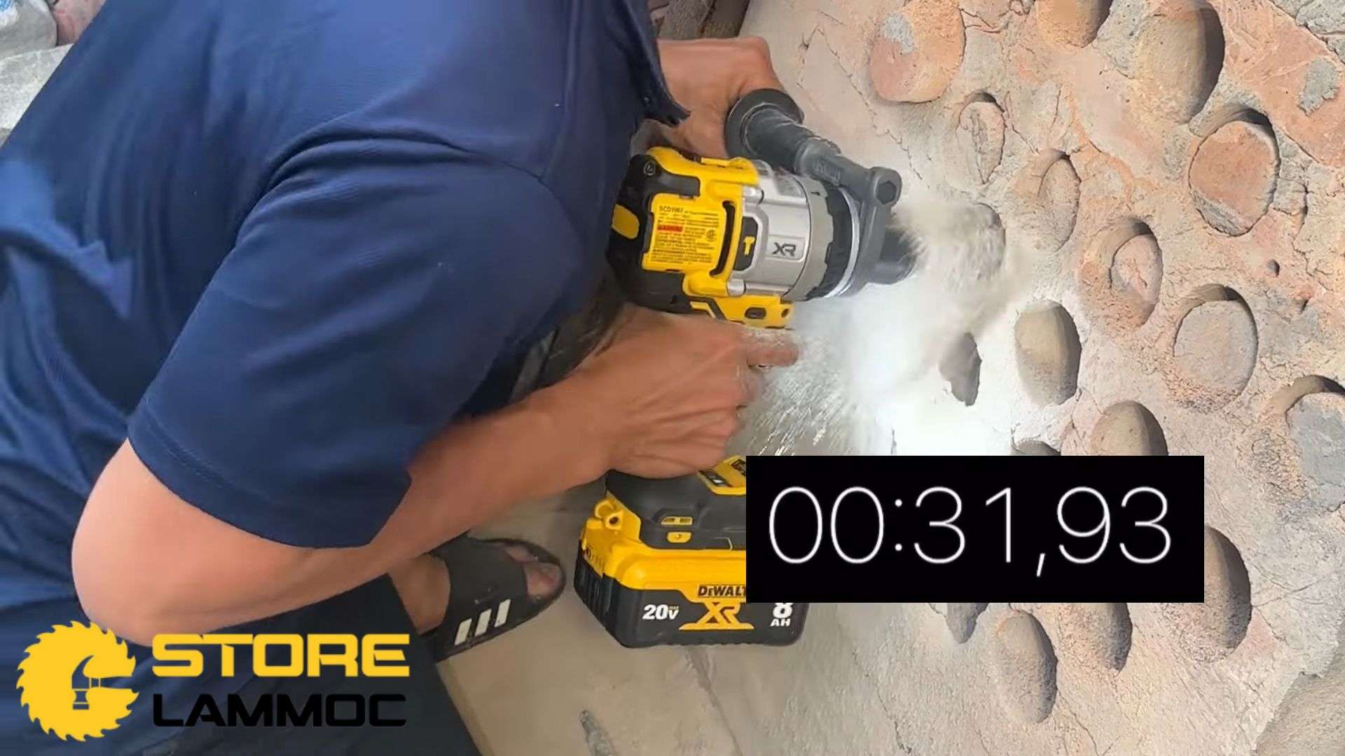 Khả năng khoan mạnh mẽ của DEWALT DCD1007