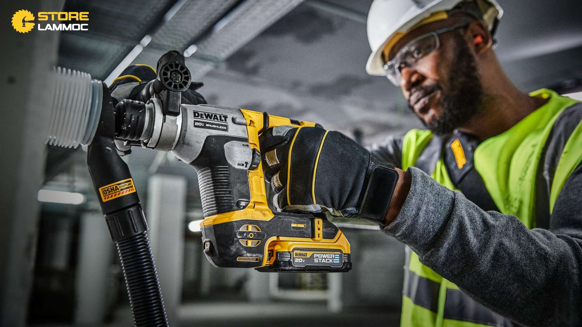 Khoan lỗ trên bê tông với máy khoan búa