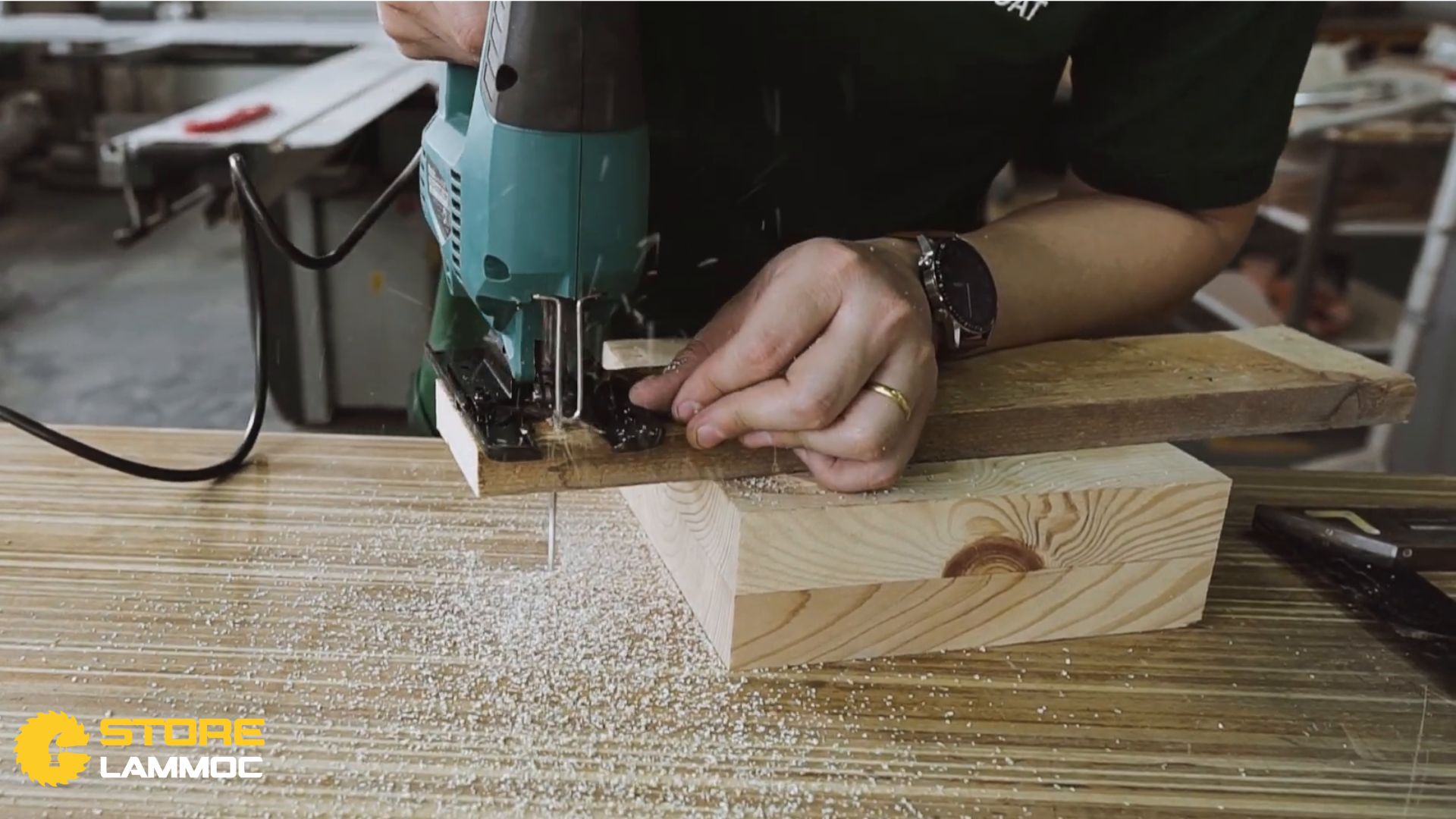 Kiểm tra kết quả cắt của máy cưa lọng