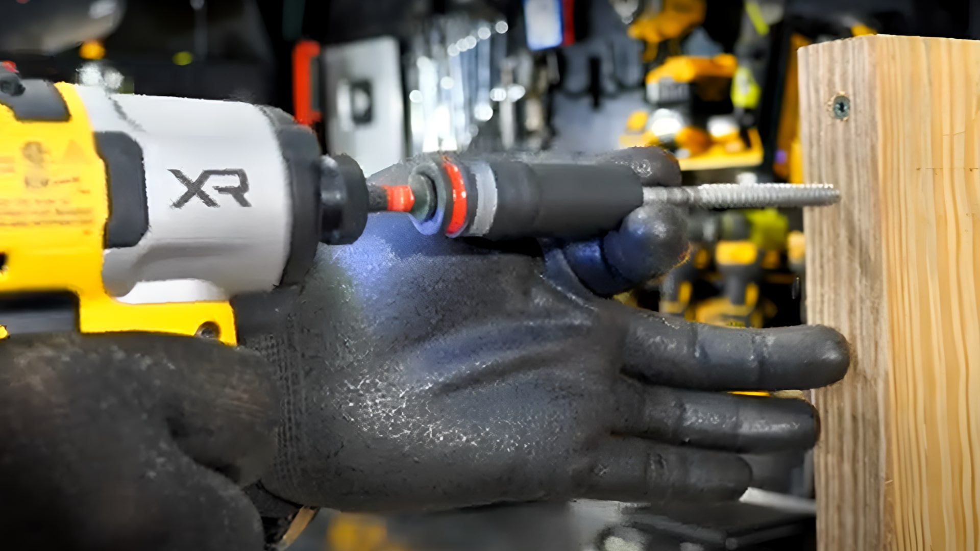 Kiểm tra khả năng vặn/tháo ốc vít