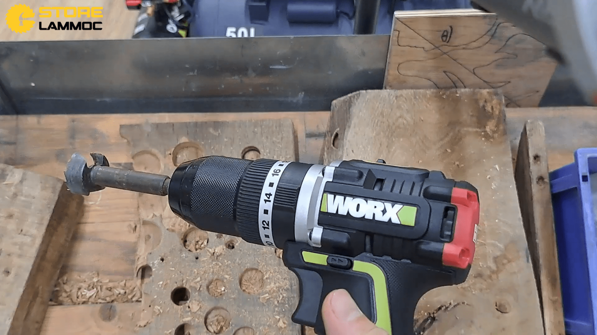 Kiểm tra nhiệt độ sau khi sử dụng máy khoan pin Worx WU369