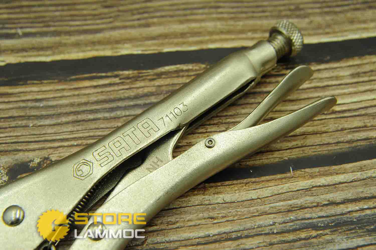 Kìm bấm chết mỏ cong 10 inch Sata 71103 cán trơn