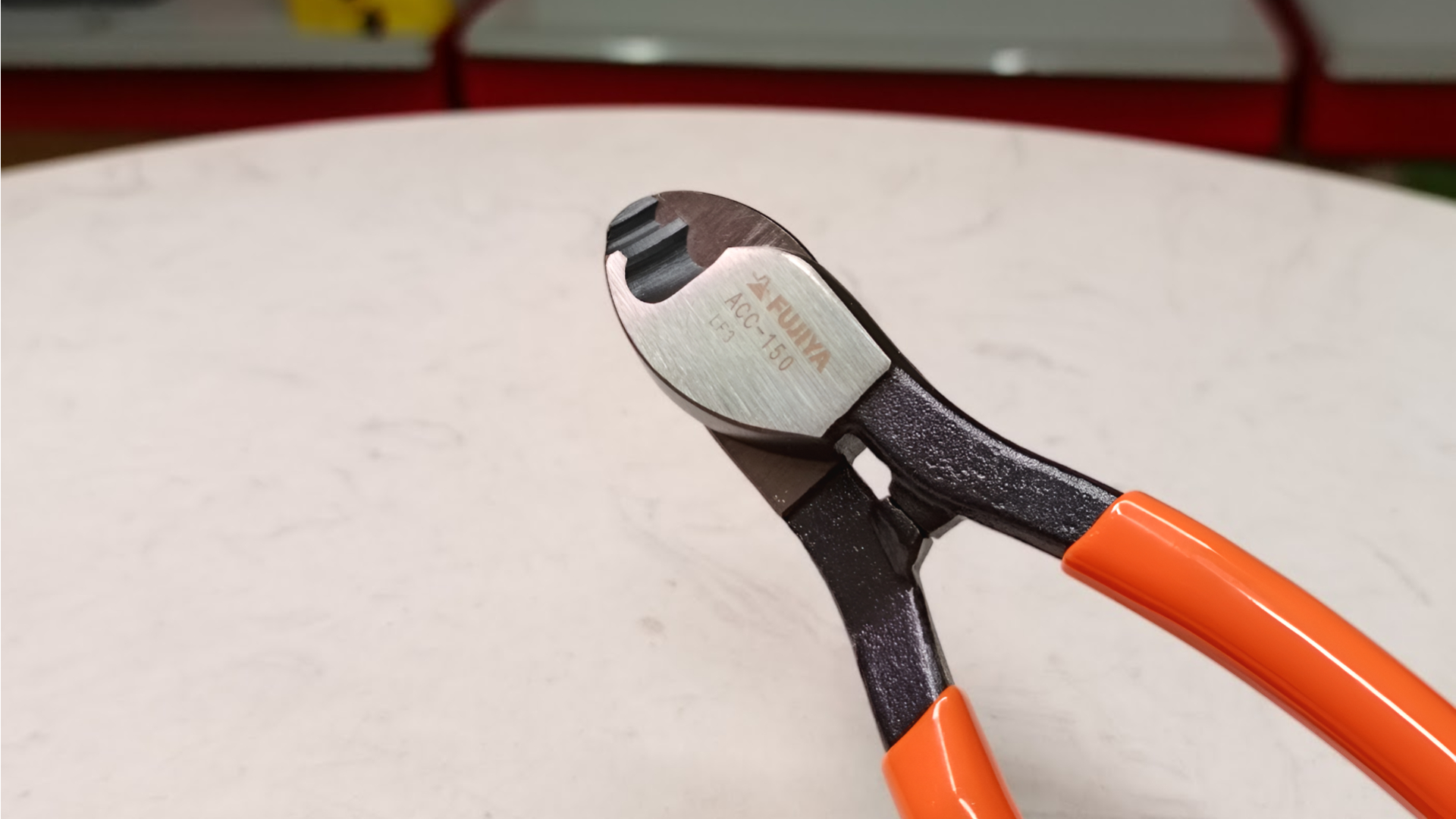 Kìm cắt dây cáp điện 2 lỗ dài 150mm Nhật Bản Fujiya ACC-150