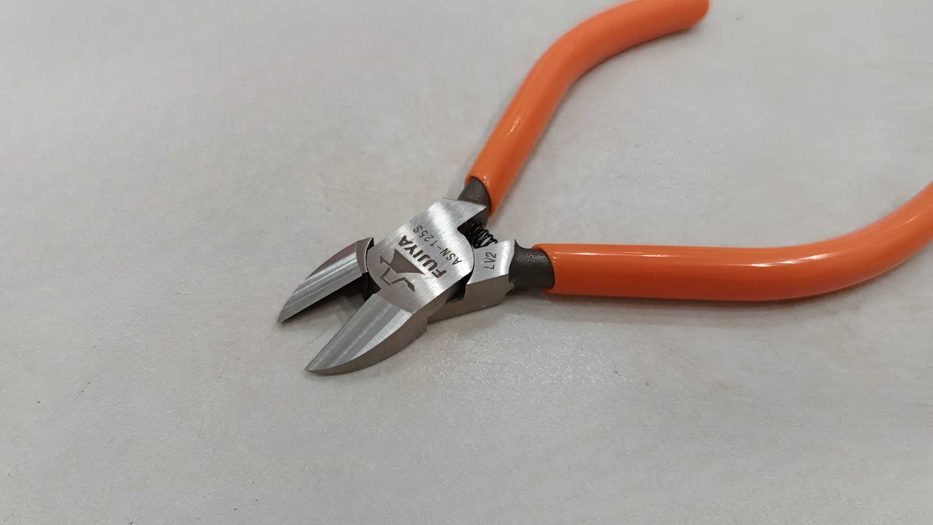 Kìm cắt tiêu chuẩn 125mm, cắt dây thép D1.2mm Fujiya ASN-125S