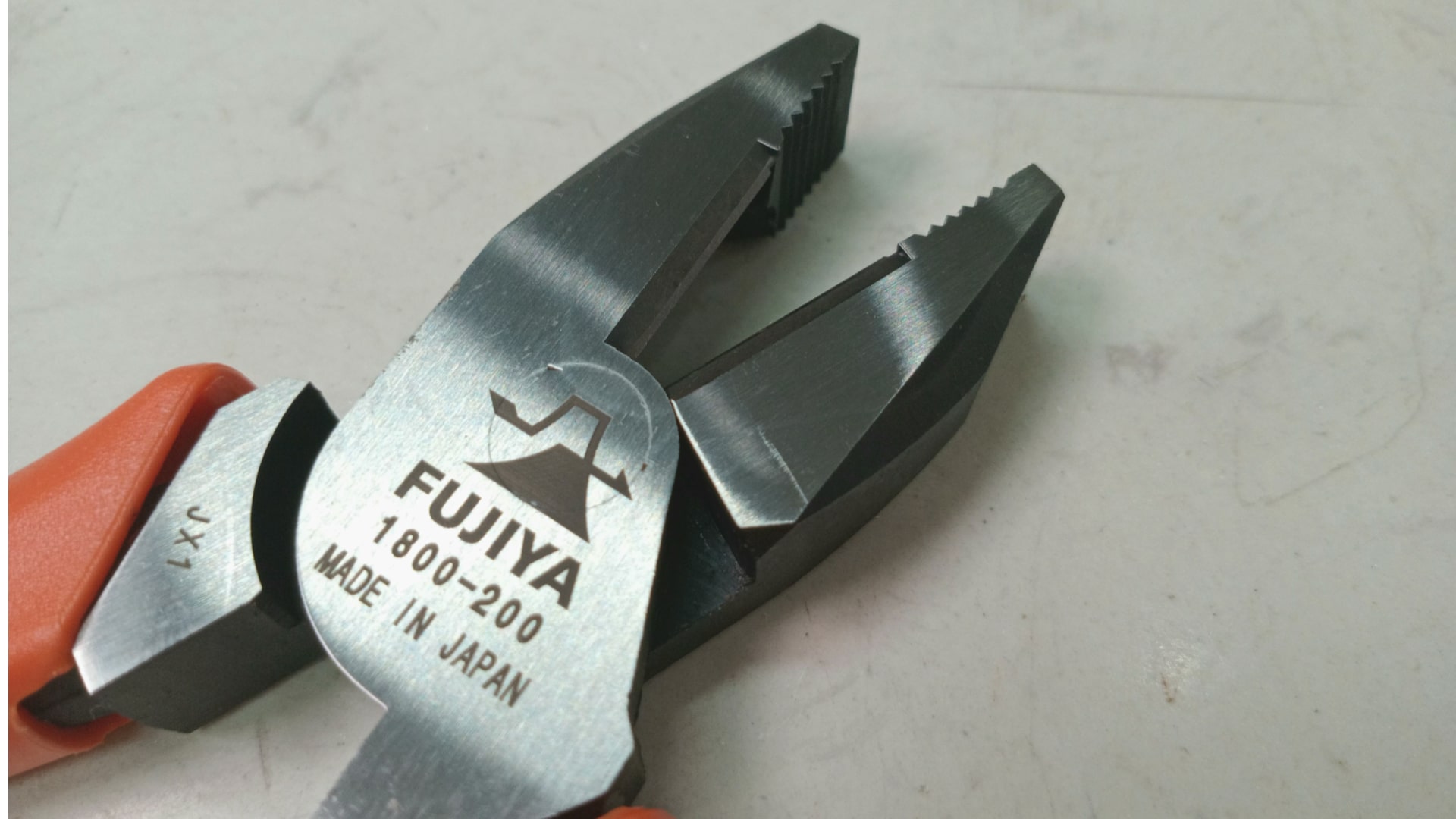 Kìm điện Fujiya 1800-200