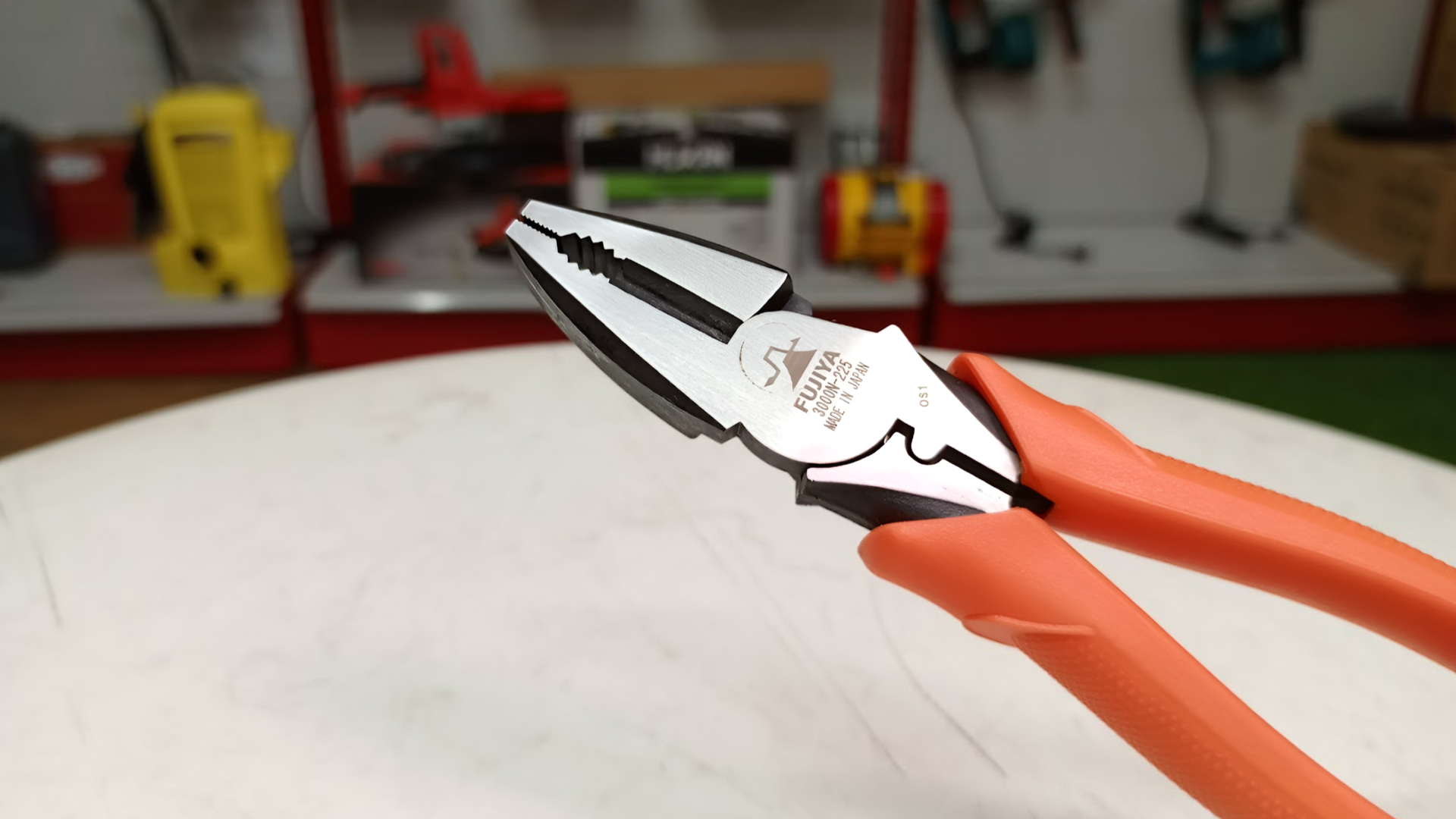 Kìm điện mỏ bằng tác động mạnh 225mm Fujiya 3000N-225