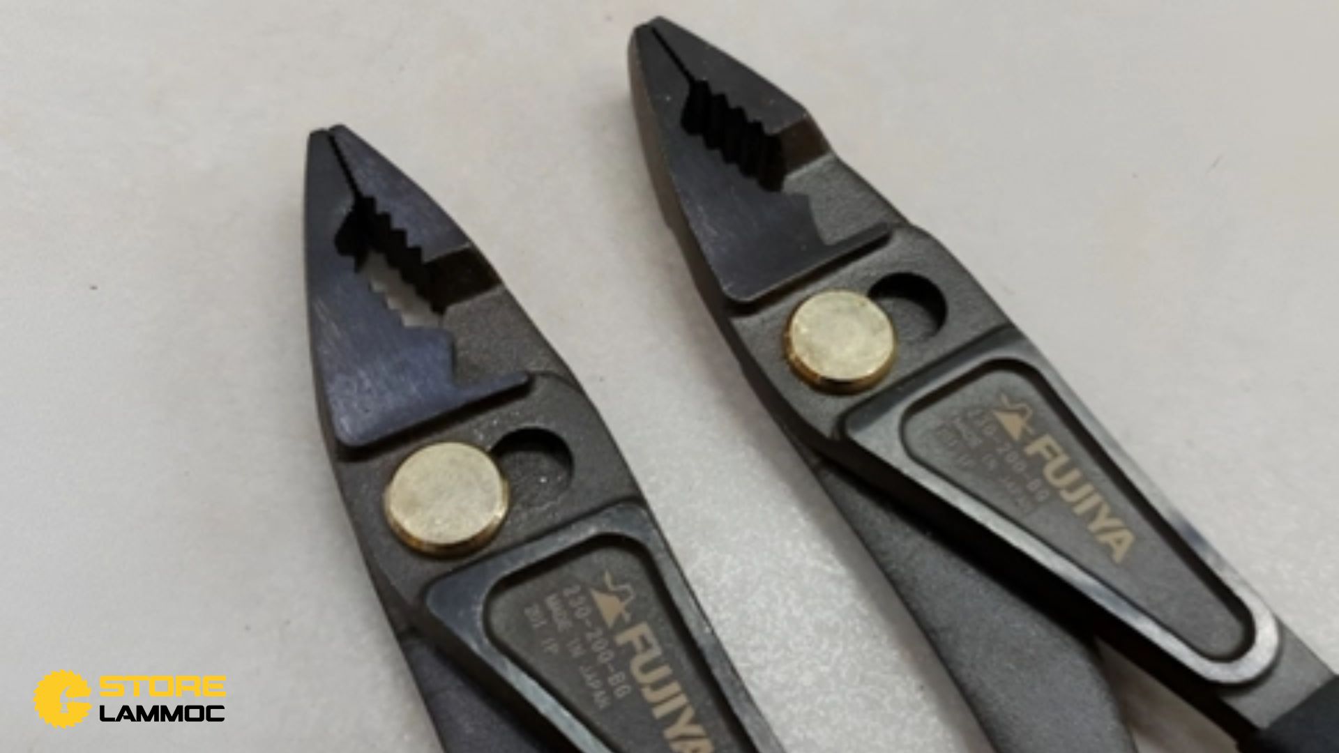 Kìm kẹp ốc Fujiya