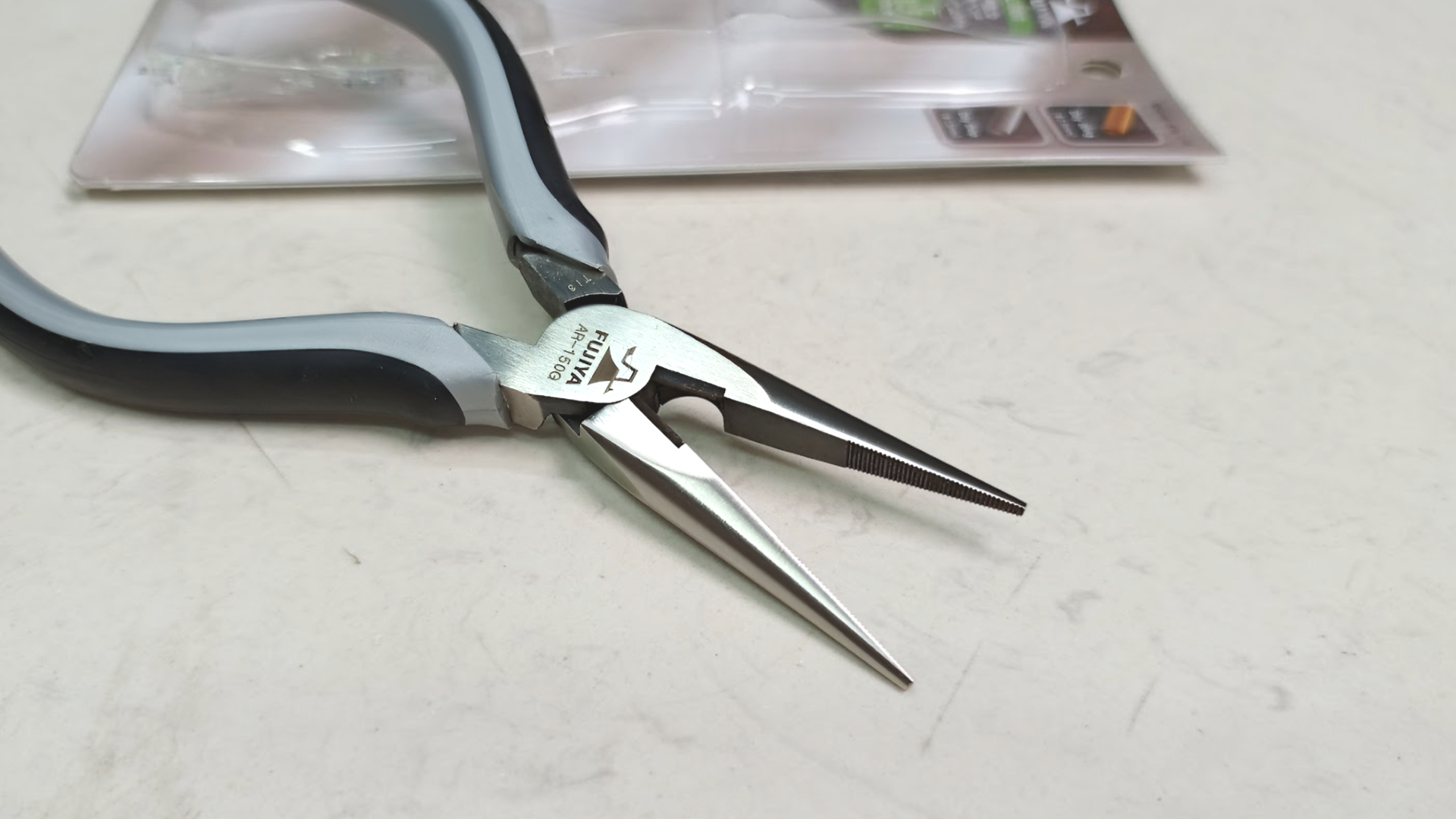 Kìm mỏ nhọn 150mm Fujiya AR-150G
