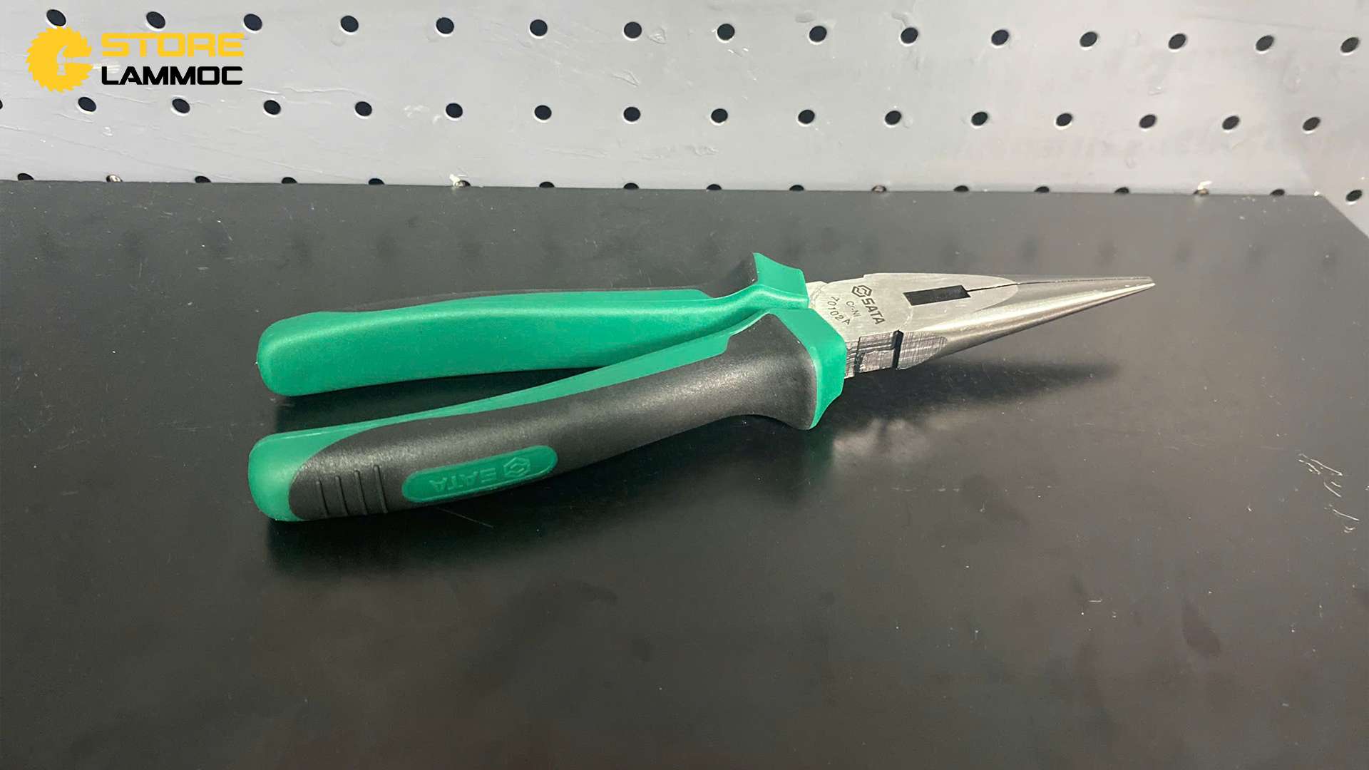 Kìm mỏ nhọn 8inch SATA 70102A