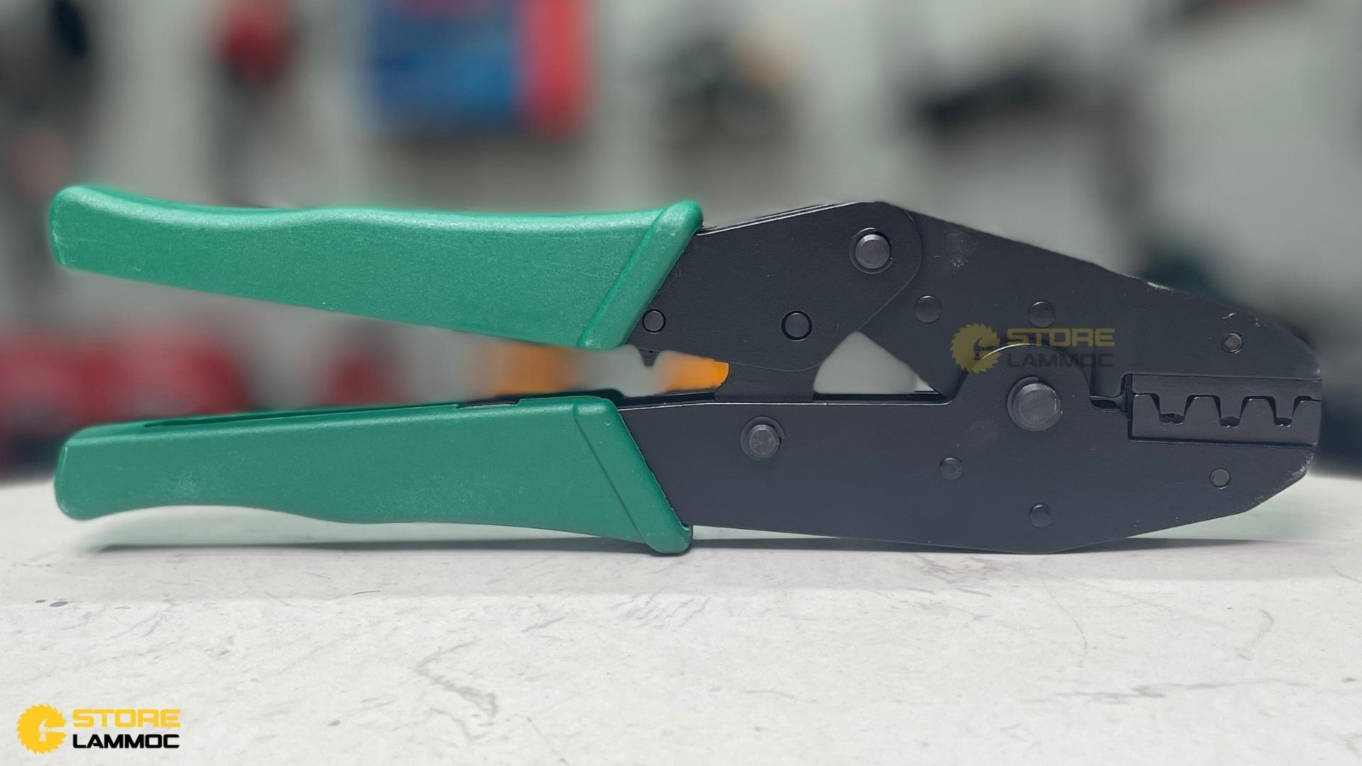 Kìm tuốt dây điện 6.5inch Sata 91107