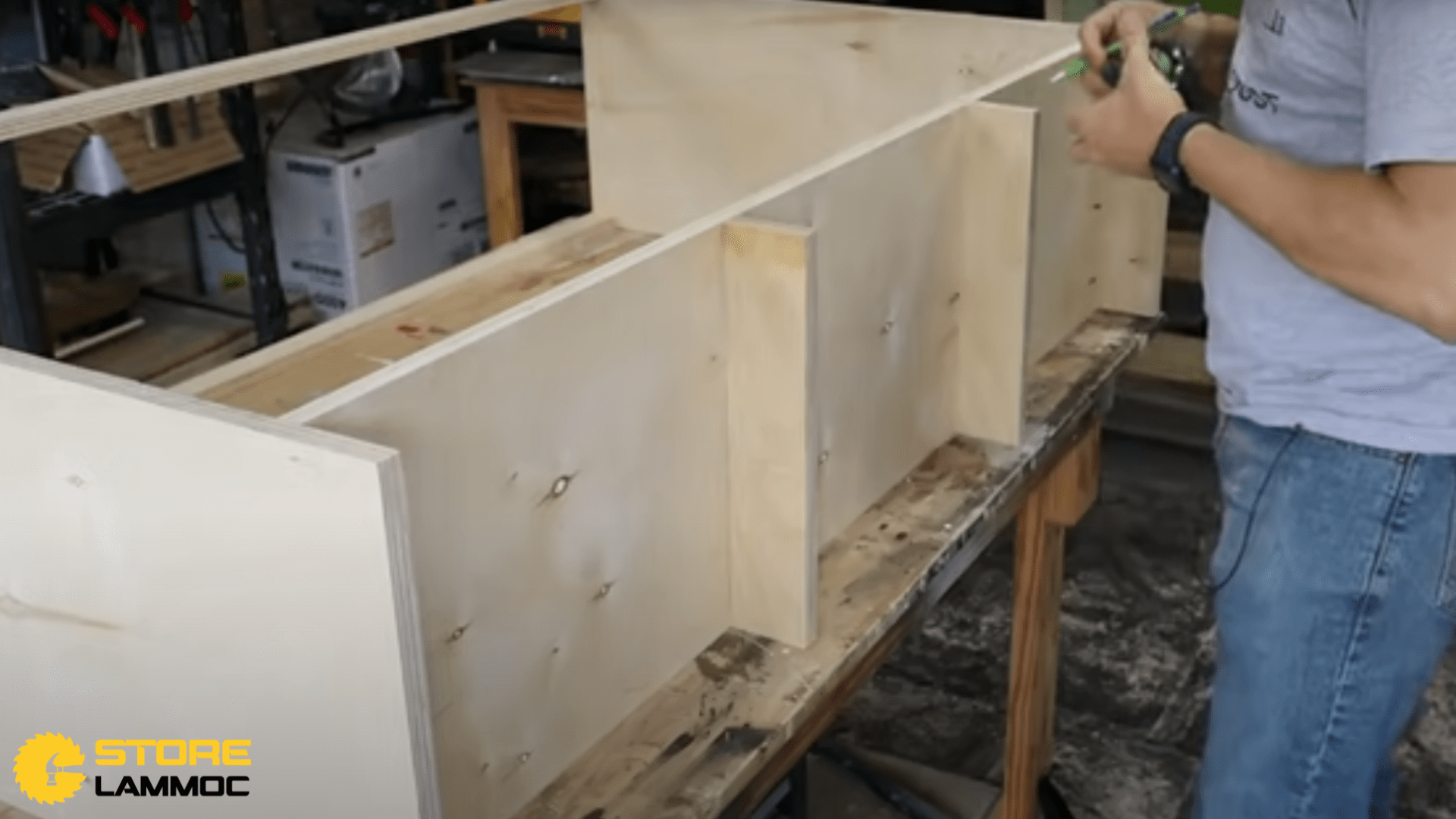 Lắp các thanh hỗ trợ