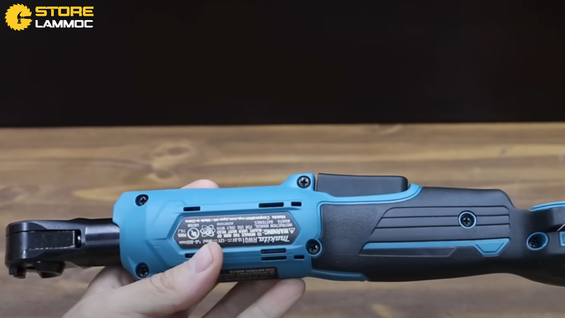 Máy bắn bu lông Makita